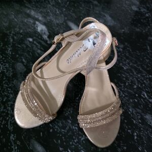 BRAND NEW BELLANIE RHINESTONE STRAP WOMEN's STRAPPY SANDALS